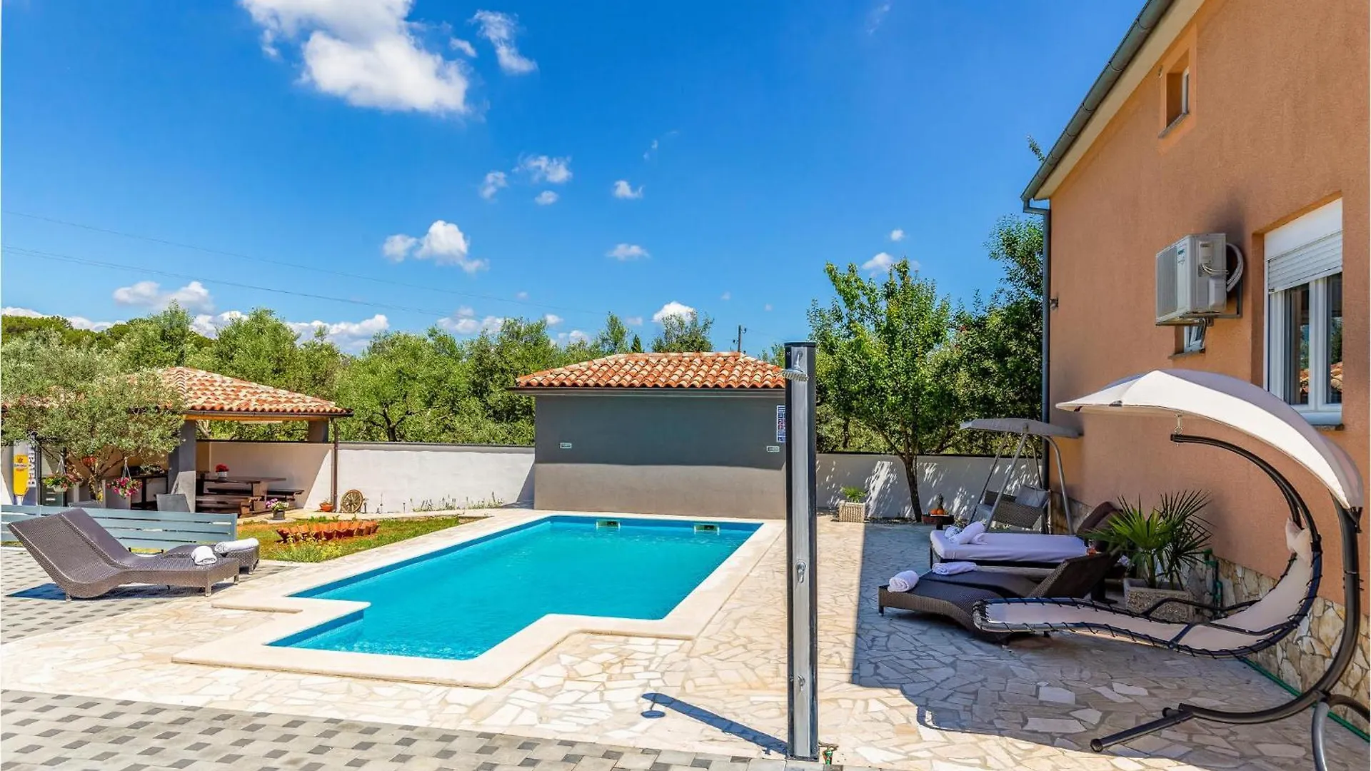 Amazing Apartment In Pula With Wifi