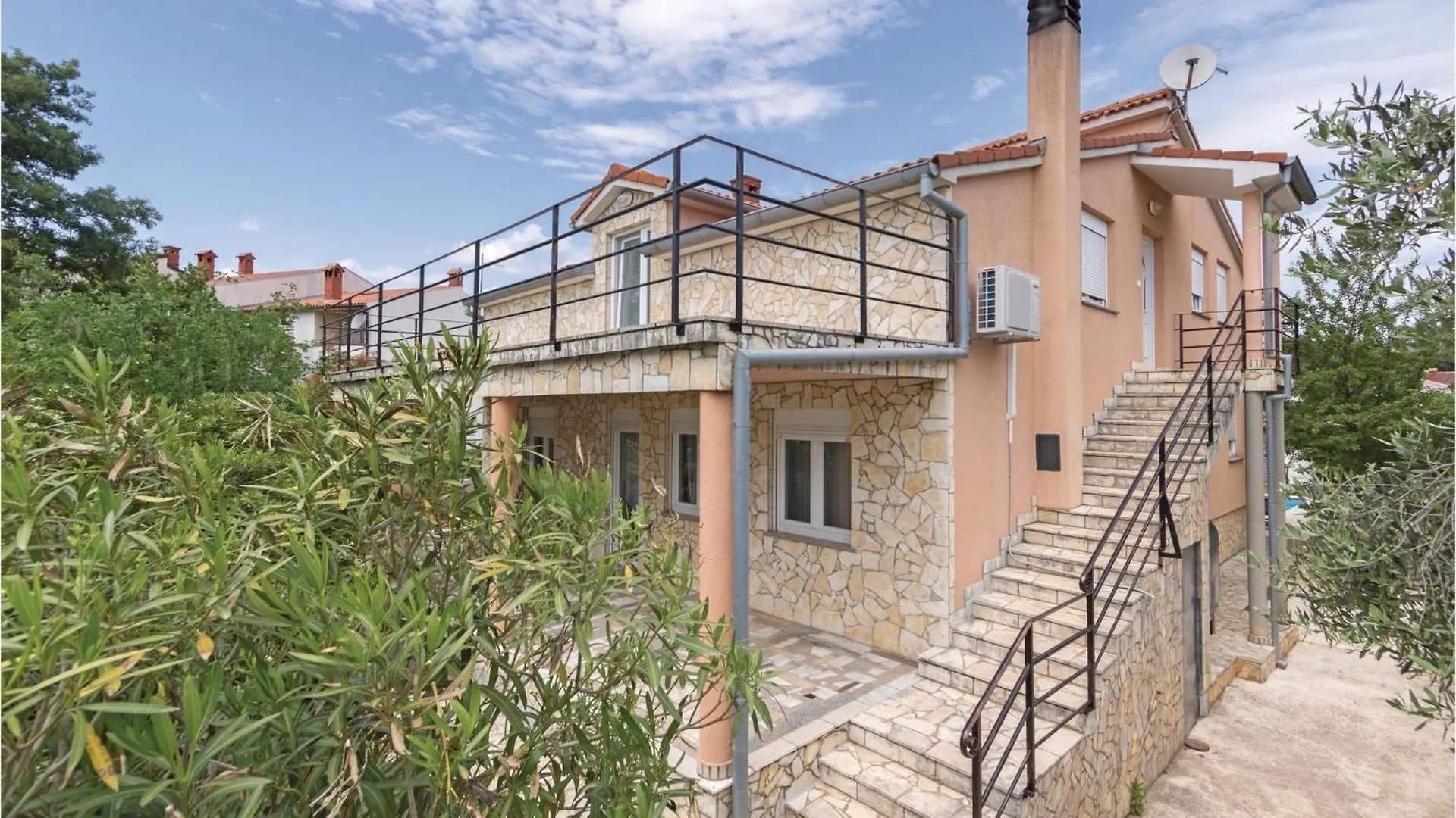 Amazing Apartment In Pula With Wifi 0*,  קרואטיה